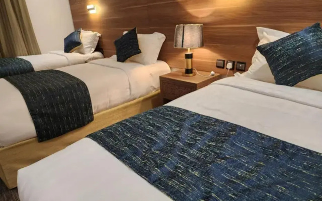 Rowaa Al Aziziyah Hotel