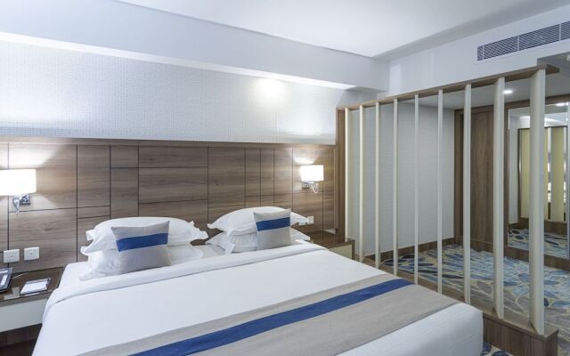 Season Star Hotel