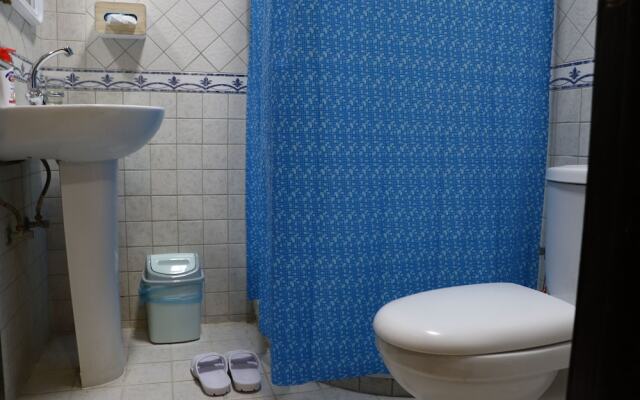 Al Alya Hotel Rooms and Suites