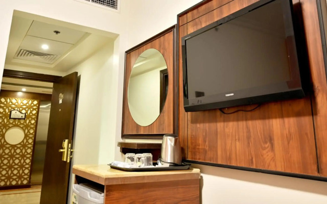 Hayat Plaza Hotel