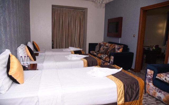 Al Andalus Palace Golden