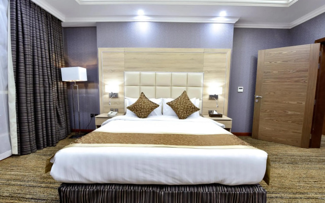 Iridium 70 Hotel