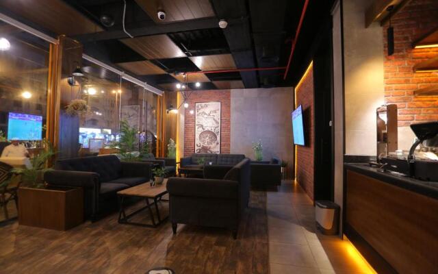 Palette Luxury Mirage Hotel By Oyo Rooms
