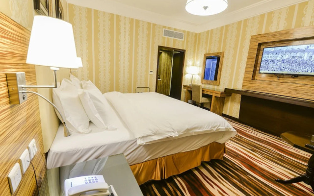 Crown Town Hotel