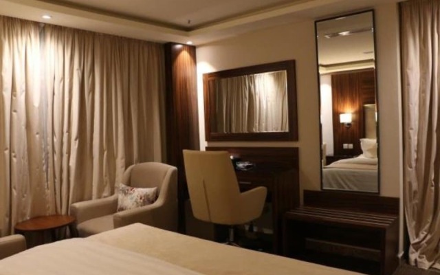 Ebreez Hotel