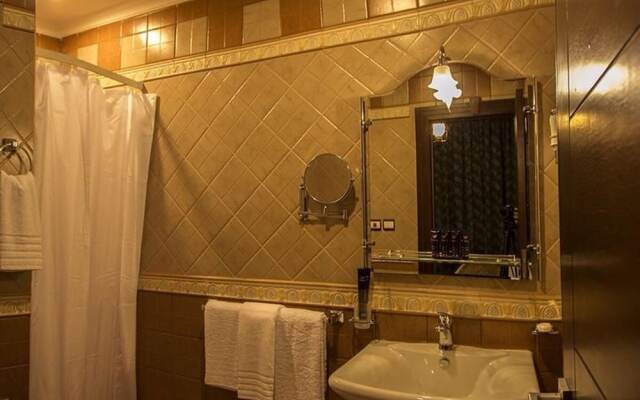 Platinum Suites Hotel Apartments