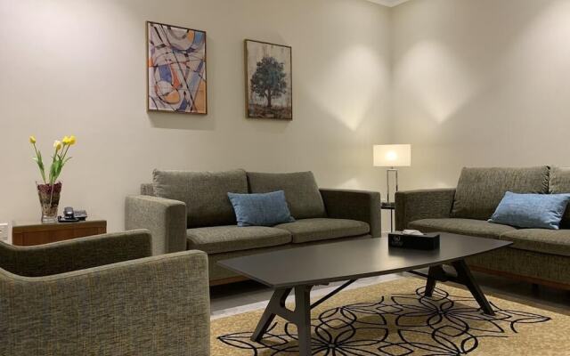 Lotaz Hotel Suites Al Salamah