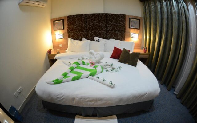Rose Garden Hotel