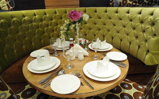 Rose Garden Hotel