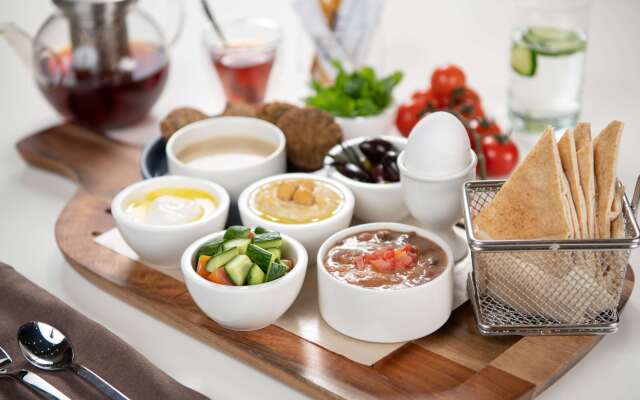Radisson Blu Hotel and Convention Centre, Riyadh Minhal