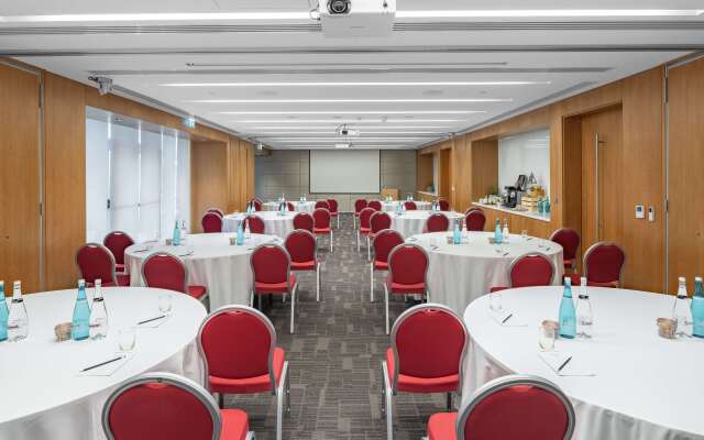 Radisson Blu Hotel and Convention Centre, Riyadh Minhal