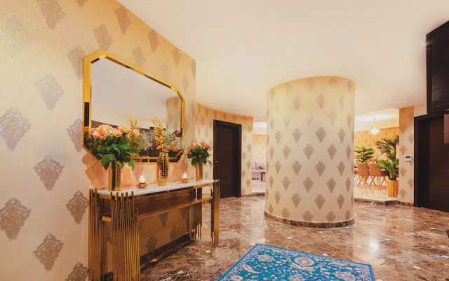 Golden Ship Hotel