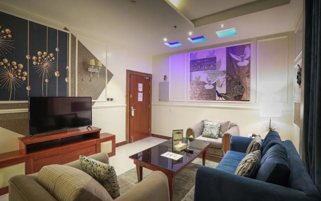 Meral Crown Hotel
