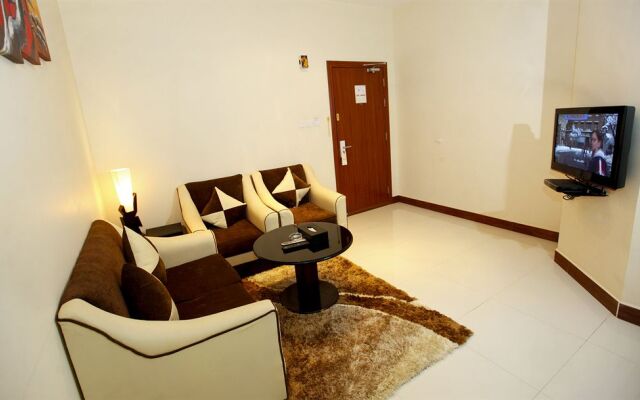Meral Crown Hotel