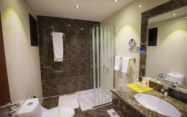 Meral Crown Hotel