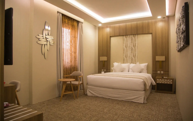 Crown Rose Hotel