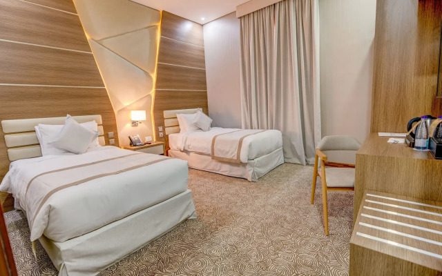 Crown Rose Hotel