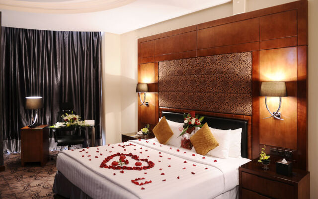 Al Hamra Palace By Warwick