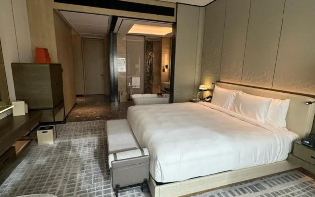 Narcissus The Royal Hotel