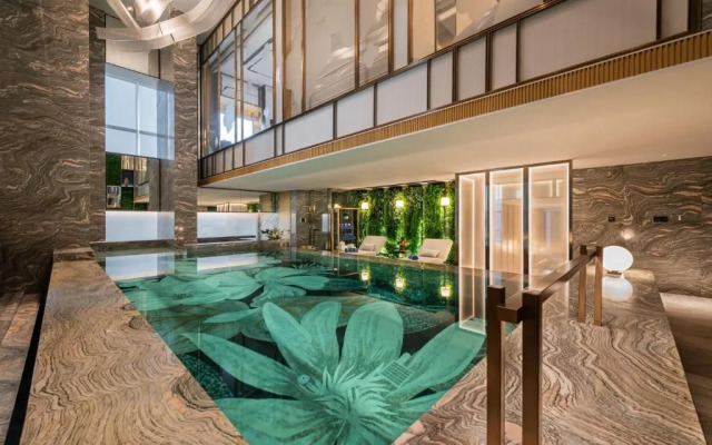 Narcissus The Royal Hotel