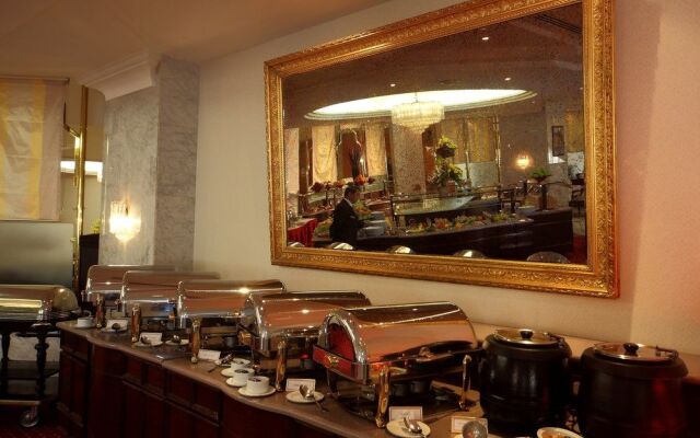 Crowne Plaza Hotel Riyadh Minhal, an IHG Hotel