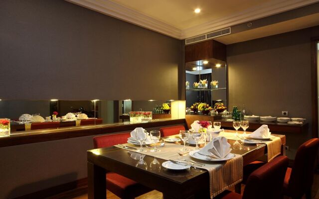 Crowne Plaza Hotel Riyadh Minhal, an IHG Hotel