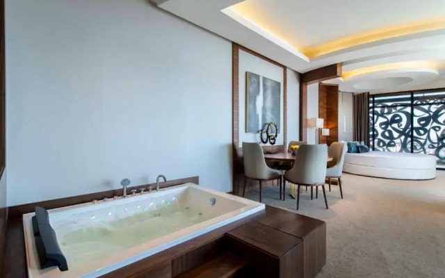 WAW Hotel Suites