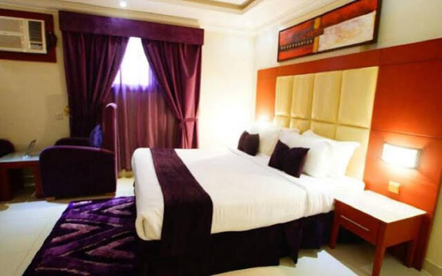 Al Muhaidb Al Diwan - Al Olaya