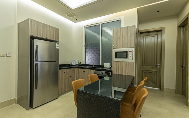 Land Walk Hotel