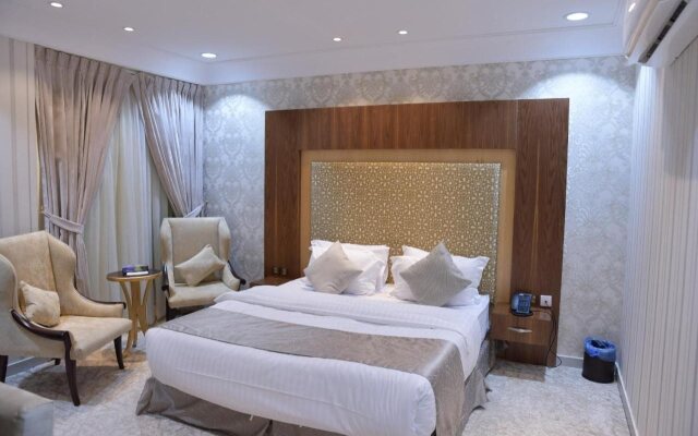 Crown City Hotel