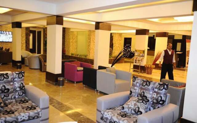Hotelier Suites