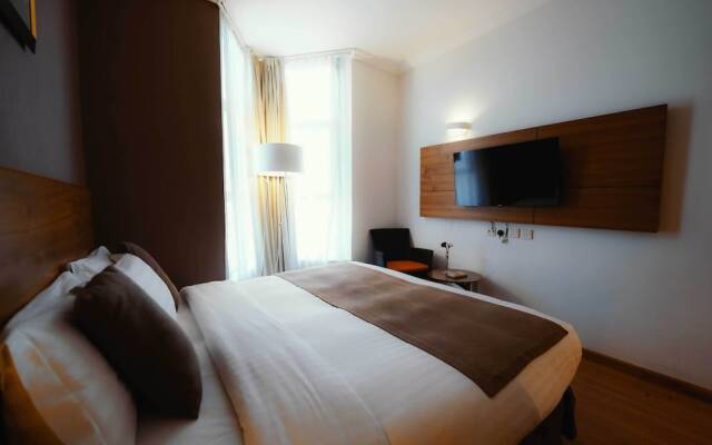 Nour Al Thuria Hotel