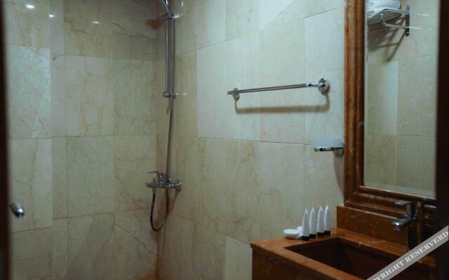 Nour Al Thuria Hotel