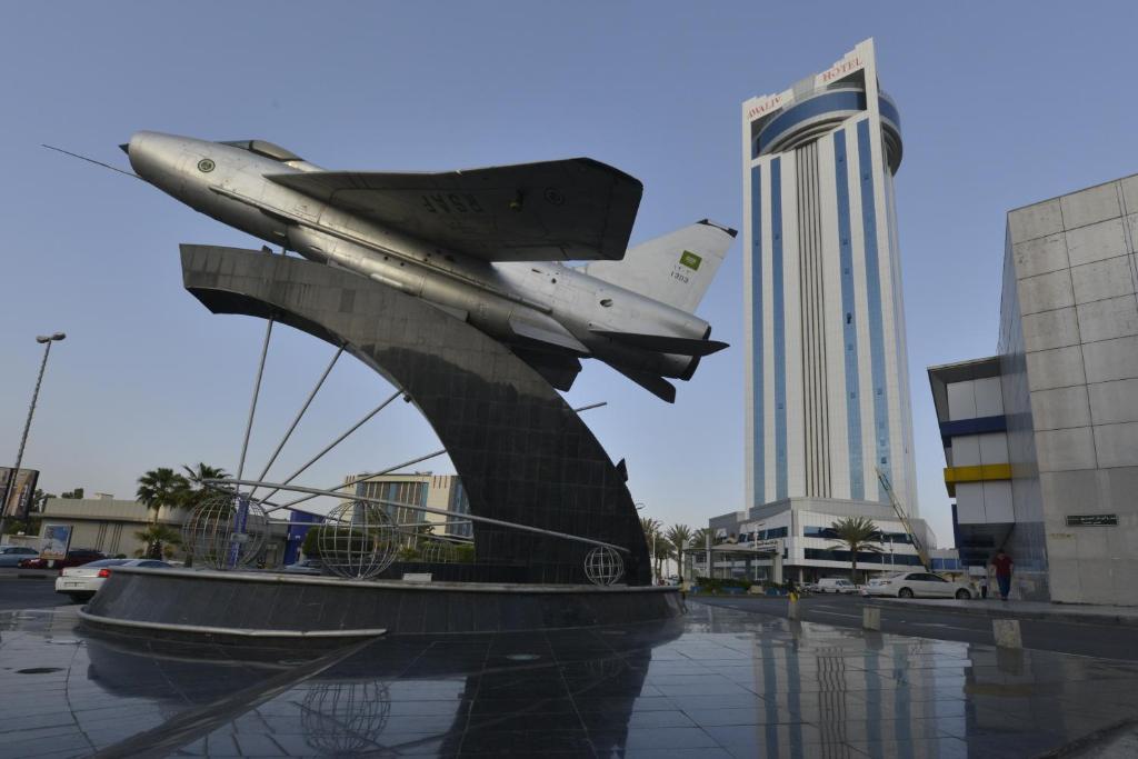 Awaliv International Hotel