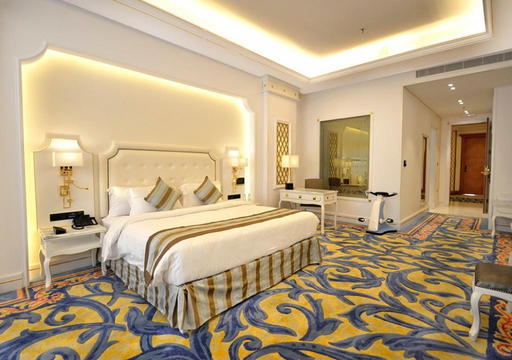 Iridium Hotel